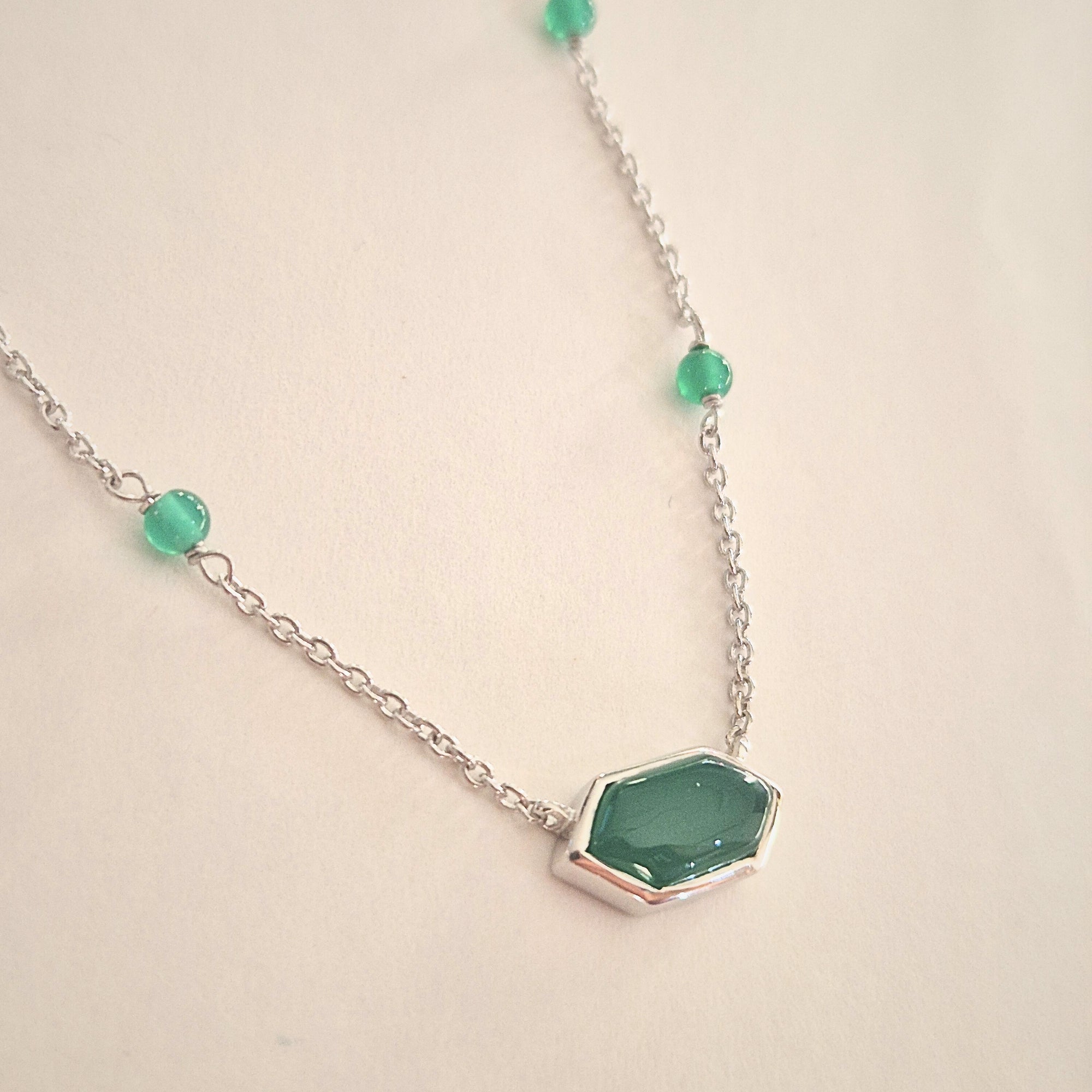 Green Mirage Pendant Necklace