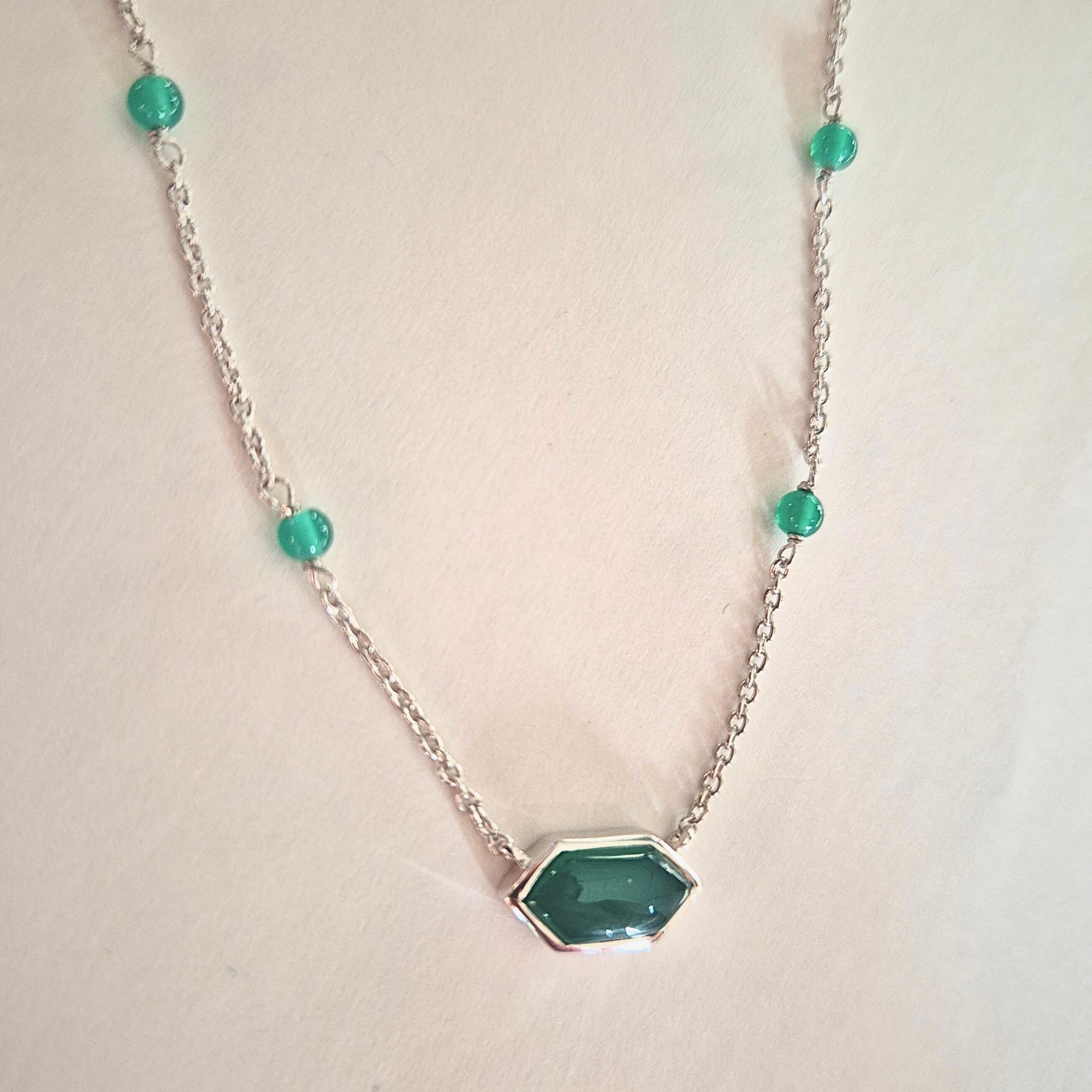 Green Mirage Pendant Necklace