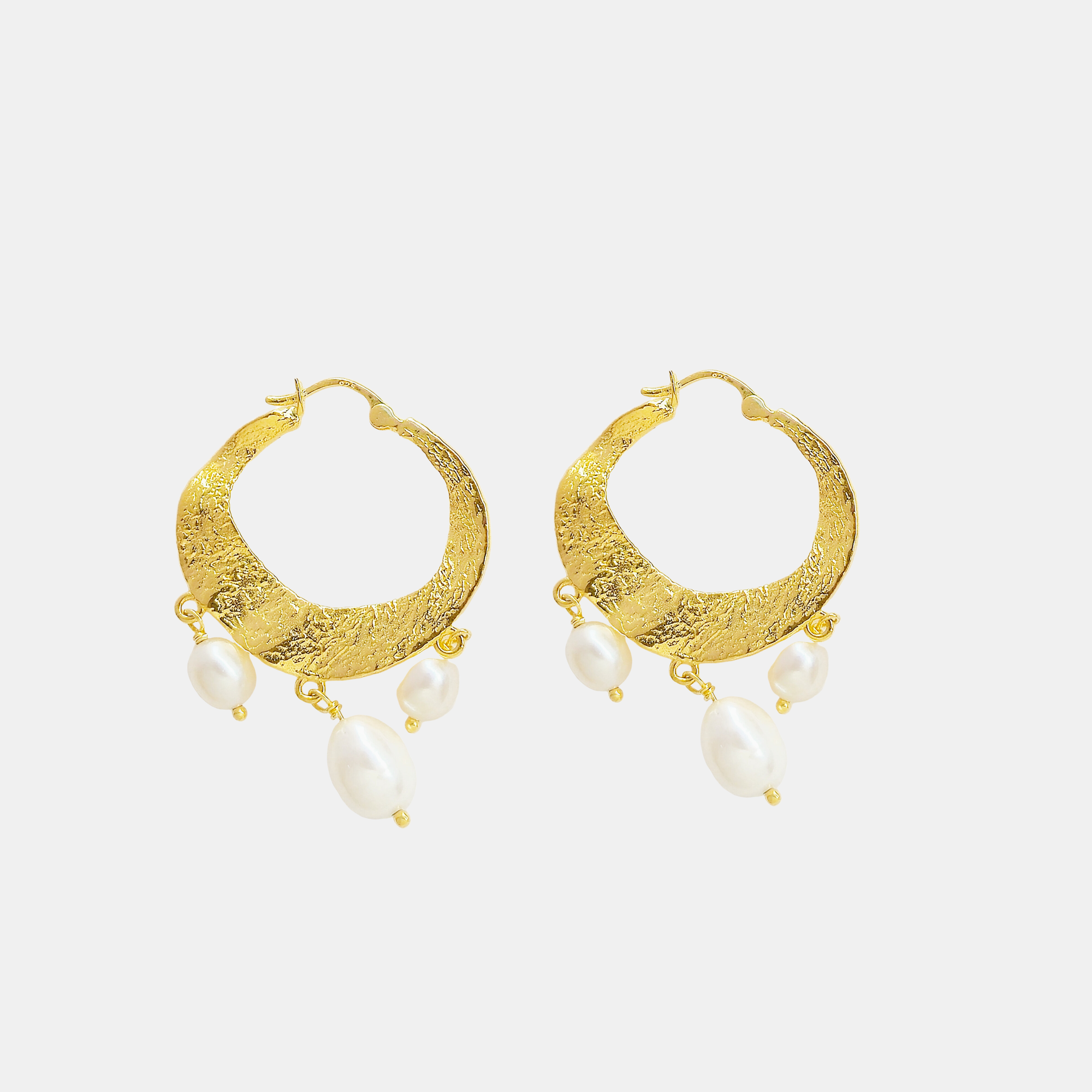 Capri Baroque Pearl Medium Hoop Earrings