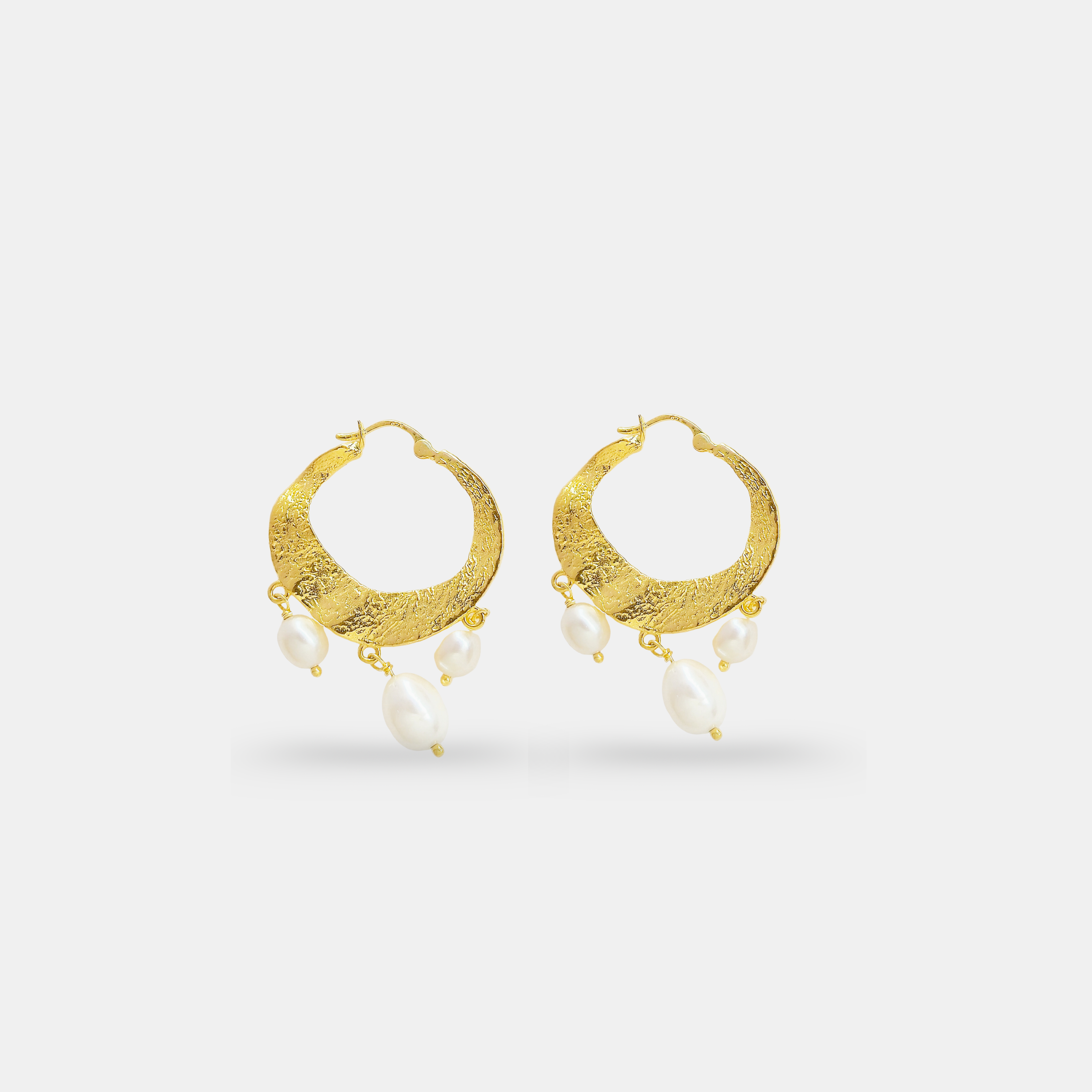 Capri Baroque Pearl Medium Hoop Earrings